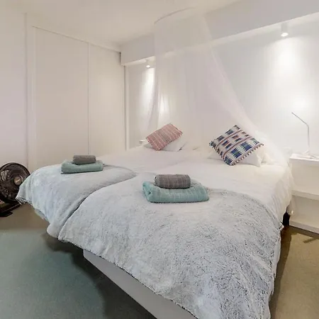 Villa Sleeps 4 With Wifi