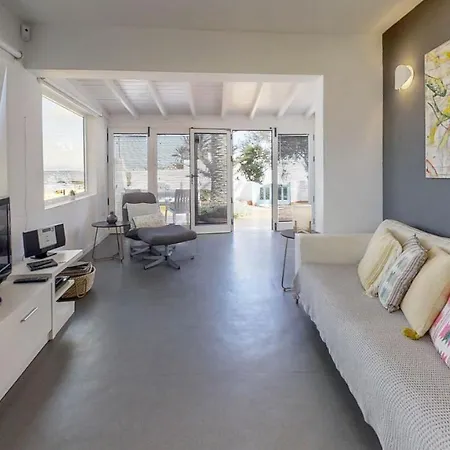 Villa Sleeps 4 With Wifi