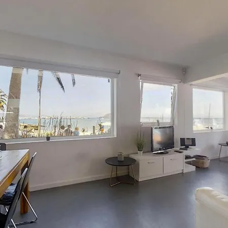 Sleeps 4 With Wifi Villa