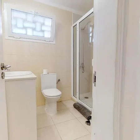 Sleeps 4 With Wifi Villa *