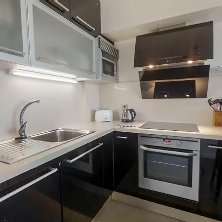 Sleeps 4 With Wifi Villa *